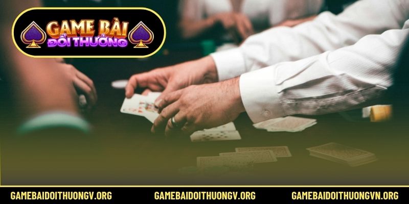 Bluff trong Poker là chiến thuật thông minh